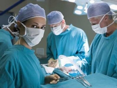 Interventi chirurgici di ingrandimento del pene eseguiti da chirurghi