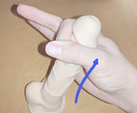 Jelqing - una tecnica utilizzata per ingrandire il pene di un uomo